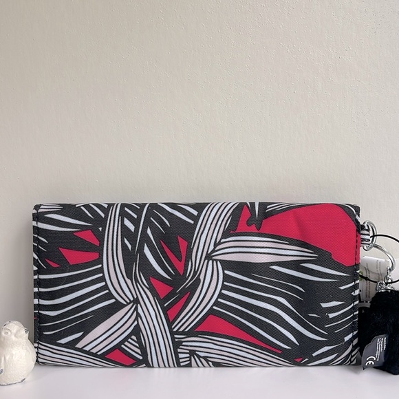 Kipling 🦧 Rubi Large Printed Wristlet Wallet New With Tag 🏷️